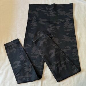 Spanx Large Look At Me Now Camo Seamless Leggings Camouflage